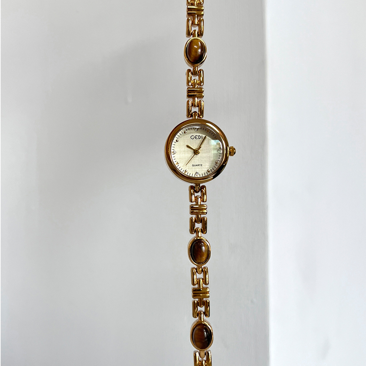 GEDI Luxus Gold Frauen Uhren N – Luxury Watch Green Dial Bewertung und Preis