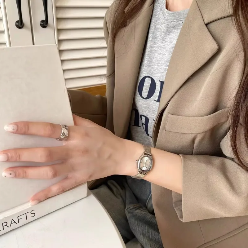 Kleine Oval Zifferblatt Grüne  – Luxury Watch Green Dial Bewertung und Preis